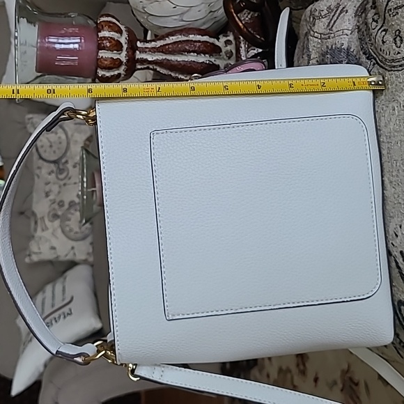 NWT Nanette Lepore White Loraine Bucket Bag with keyring mirror - Picture 4 of 8